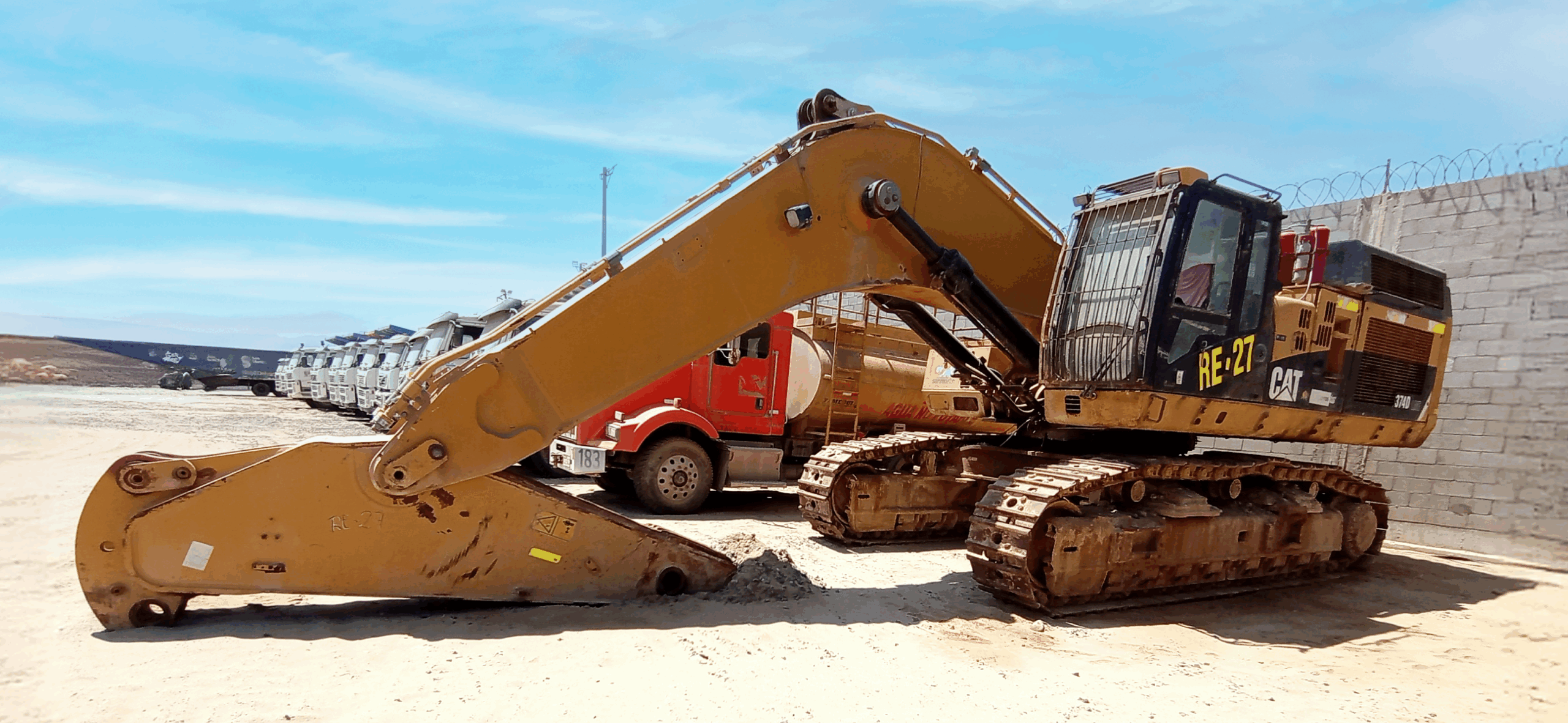 Excavadora Hidráulica sobre Orugas Caterpillar 374DL